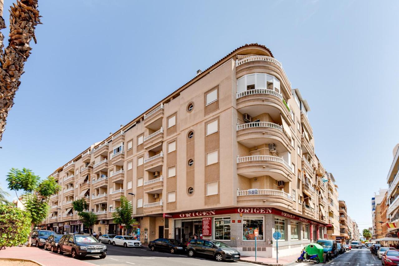 Apartamento Caballero De Rodas Torrevieja Exterior foto