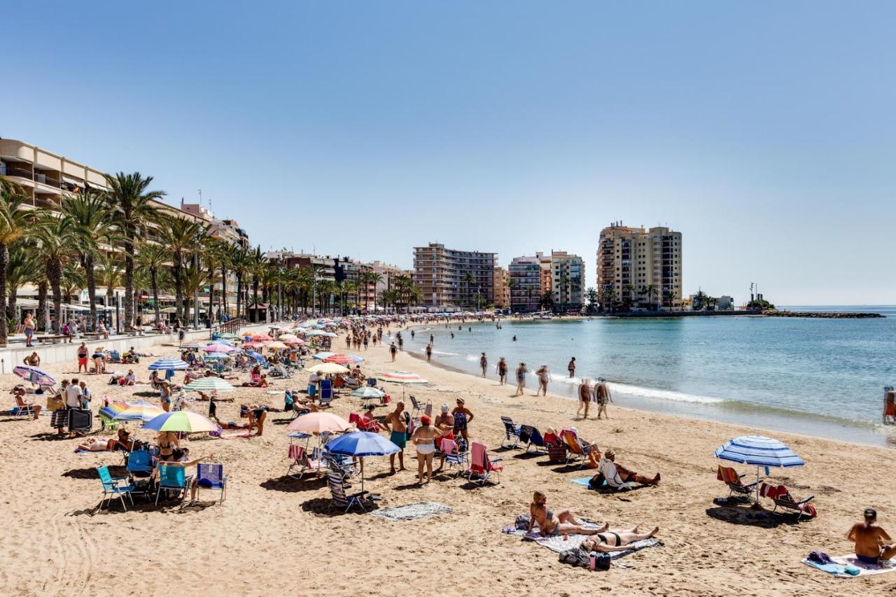 Apartamento Caballero De Rodas Torrevieja Exterior foto