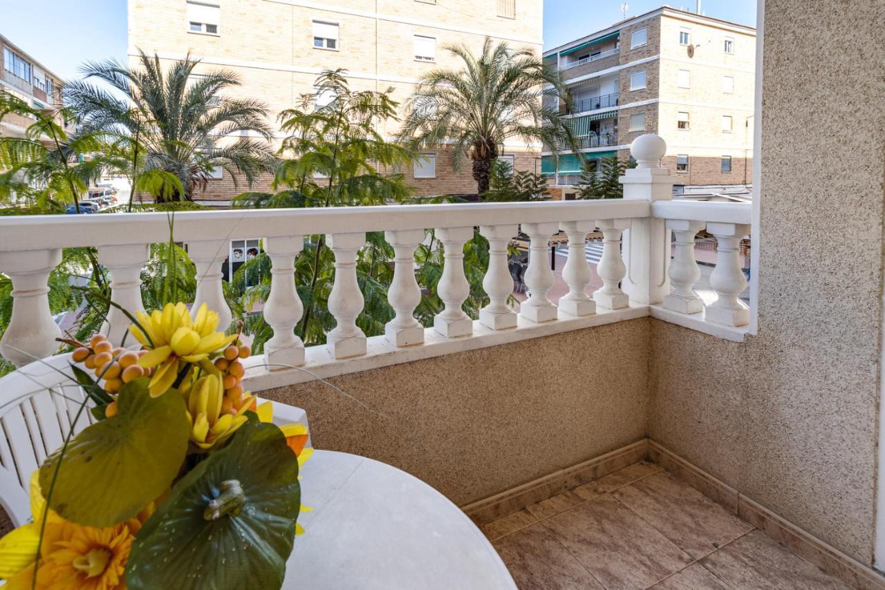 Apartamento Caballero De Rodas Torrevieja Exterior foto